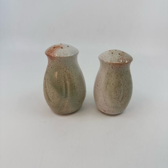 Salt & Pepper Shaker Set Glazed Pottery Kitchen Dinning Shaker Set Housewares - Picture 1 of 4